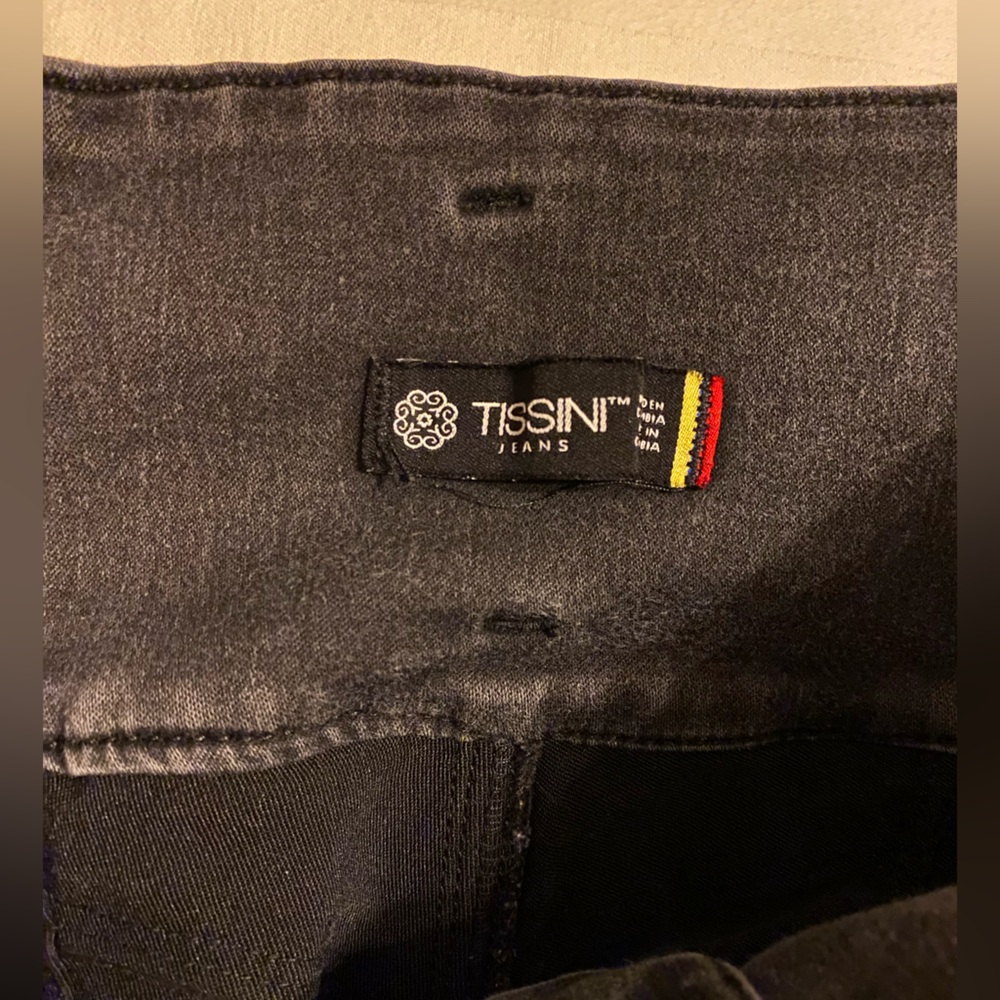 TISSINI High Rise Black Jeans with Gold Accents Columbian Lift Women’s Size 7 - Picture 2 of 5